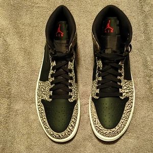 Air Jordan 1 Retro High 'Black Elephant'